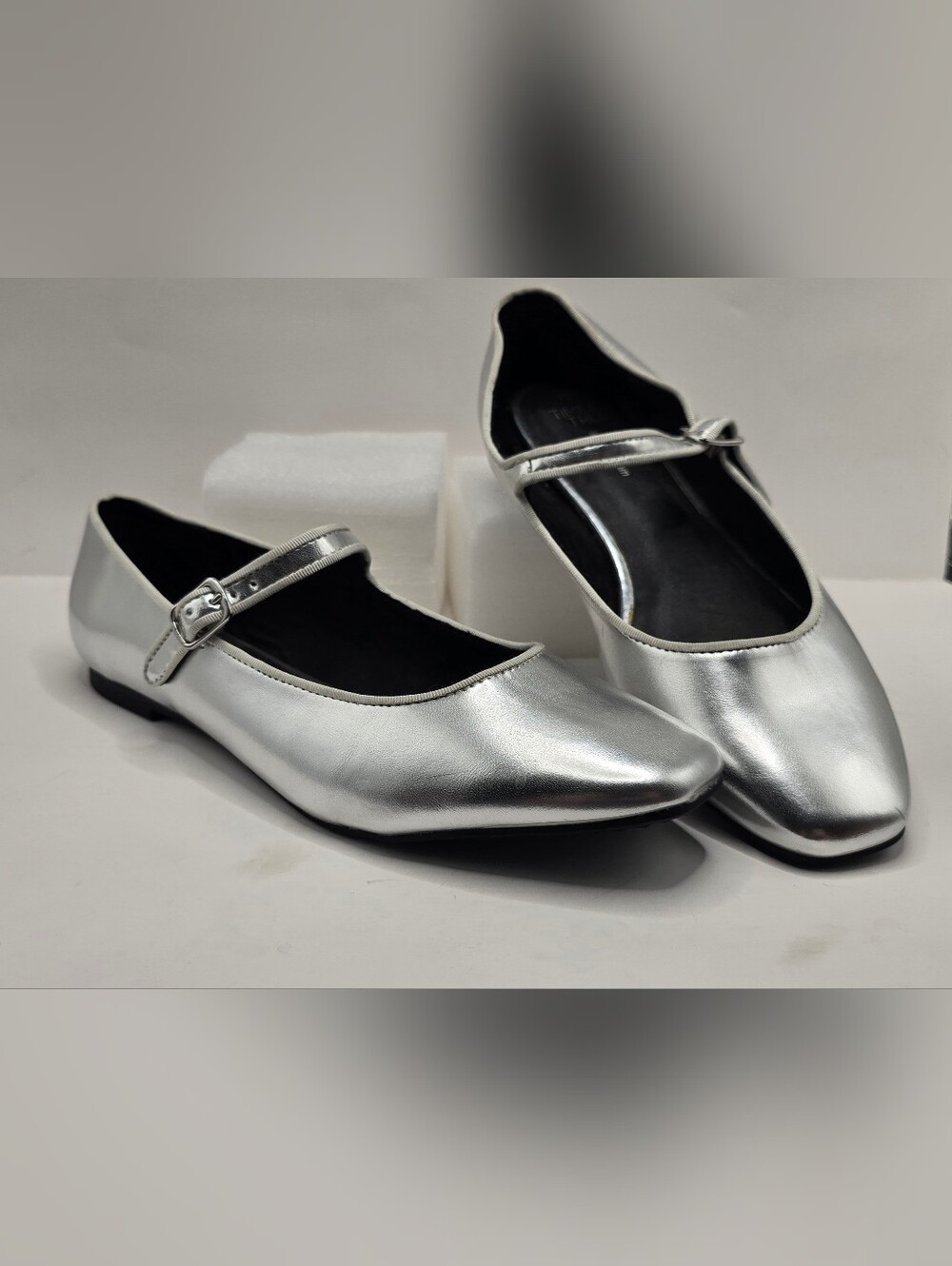 Silver Women's Size 10 Mary Jane Flats Shoes Faux Leather Time and Tru